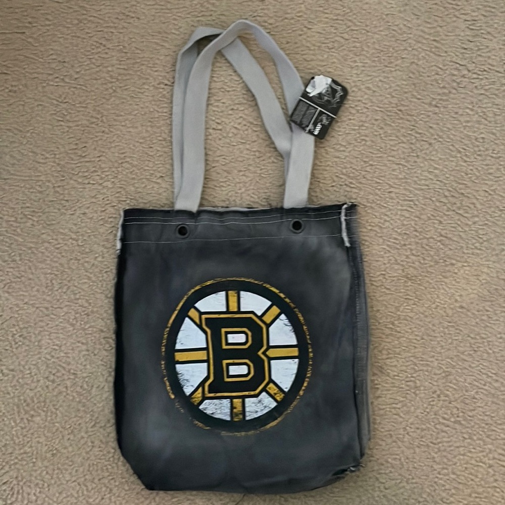 Boston Bruins tote bag/purse. BNWT